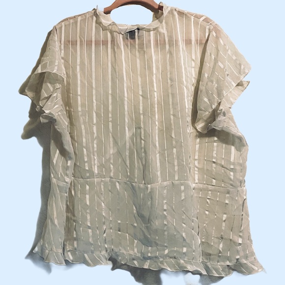 Macy’s Blouse - Picture 2 of 3